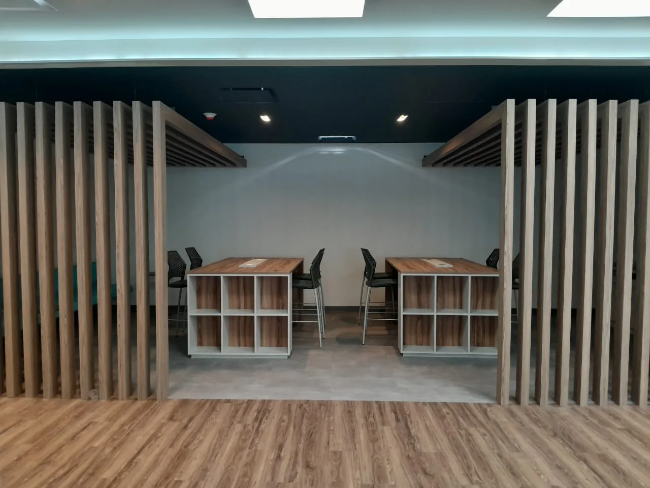 BA Glass: proyecto de mobiliario de oficina por Poliarte